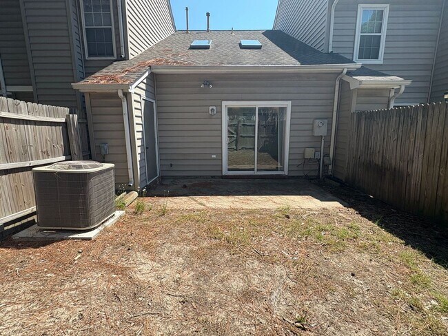 Building Photo - 24 Sweet Gum Pl