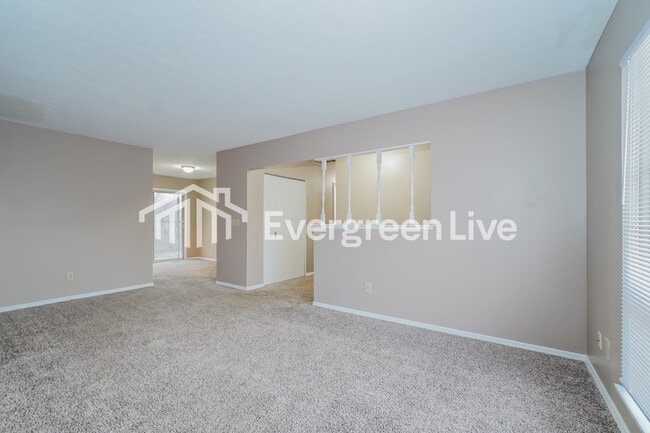 Building Photo - 672 Liberty Ln