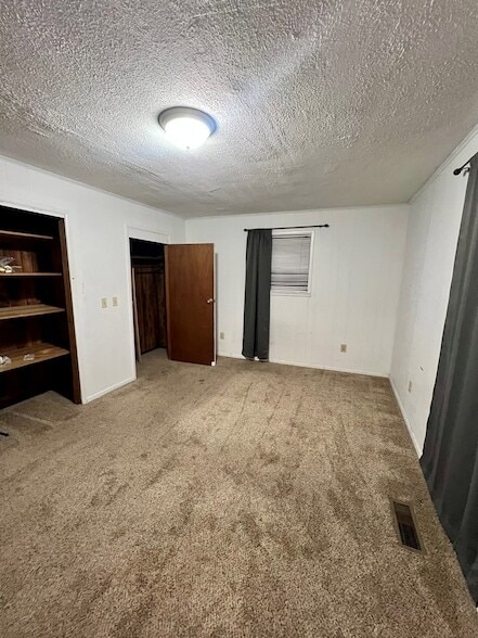 Building Photo - 500 Bailey Ave