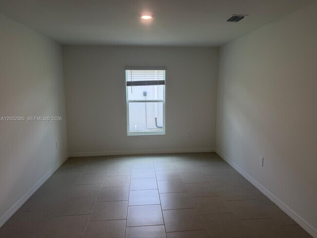 Building Photo - 17332 CANTU Ct