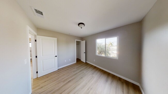 Building Photo - Fully Renovated! 4BD/2BA