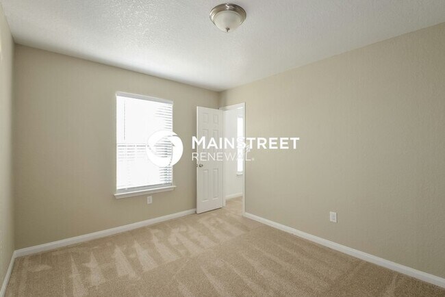 Building Photo - 3 Bedroom Pet-Friendly Home in San Antonio, TX with Main Street Renewal