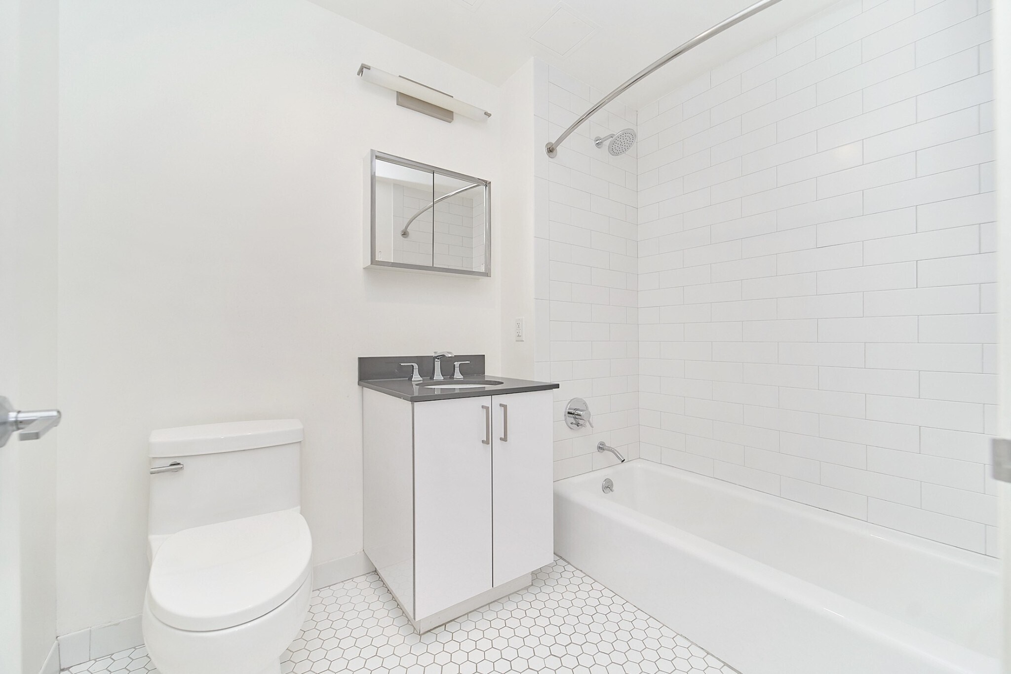 Building Photo - Spacious One Bedroom with Two Balconies