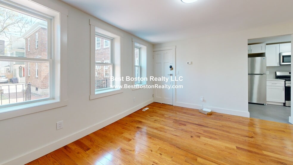 Building Photo - 38 Gibson St