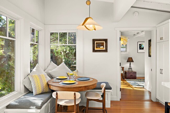 Building Photo - Bluebird Canyon Hidden Gem