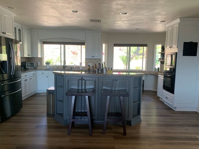 Building Photo - GORGEOUS 3/2.5 Bath Remodeled Home with Stunning Views in Alpine