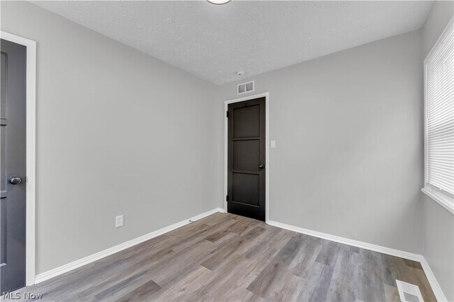 Building Photo - 4026 W 144th St
