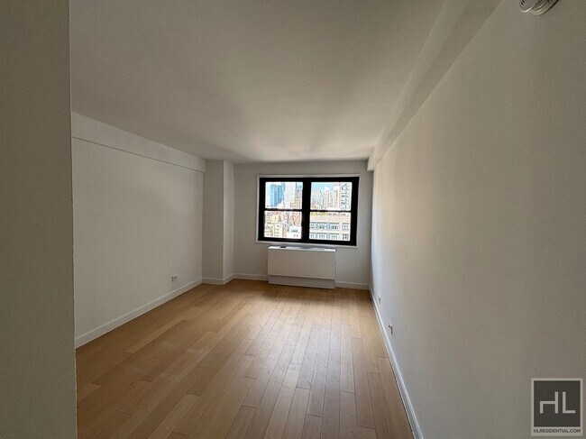 Building Photo - East 39th Street