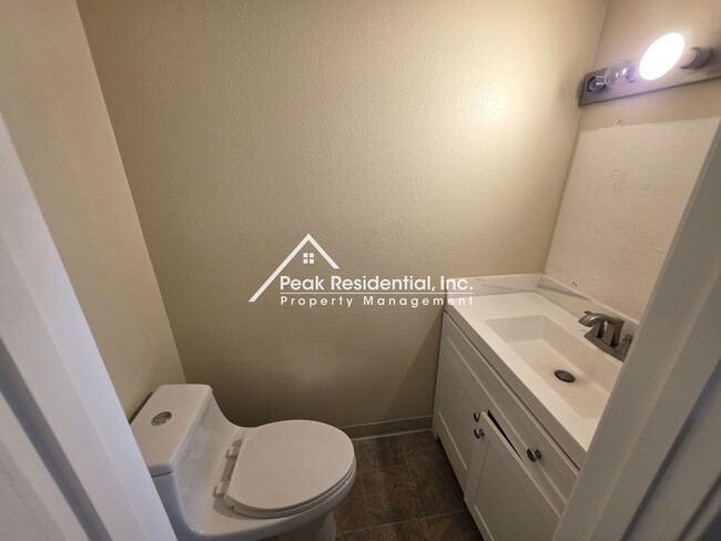 Building Photo - 6691 Greenback Ln