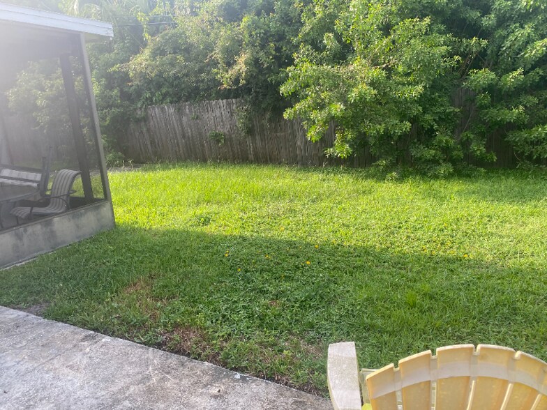 Building Photo - 2522 Stratford Dr