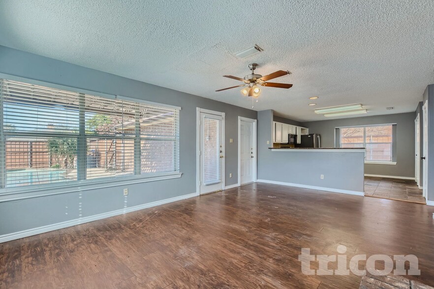 Building Photo - 1417 Baker Dr