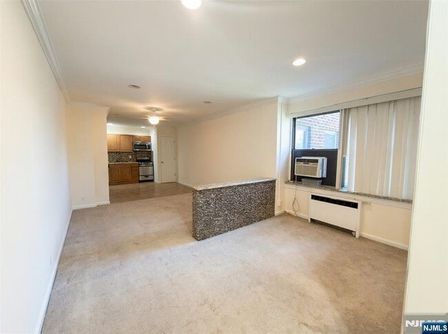 Building Photo - 400 Fairview Ave