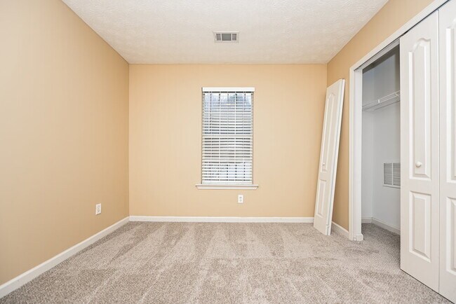 Building Photo - 5718 Rockingwood Dr