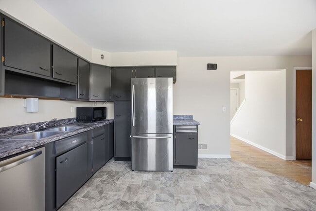 Building Photo - DELHI - Charming Brick Cape Cod 3-4 bed 1.5 bath.