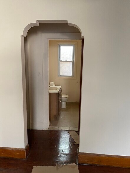 Building Photo - 7711 Buhr St