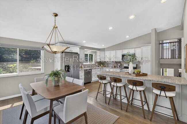 Building Photo - 6 The Knolls Ln