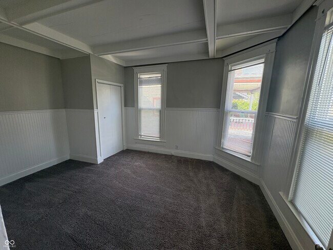 Building Photo - 413 W Franklin St