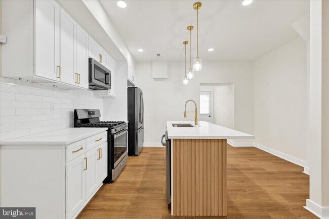 Building Photo - 33 S Morley St