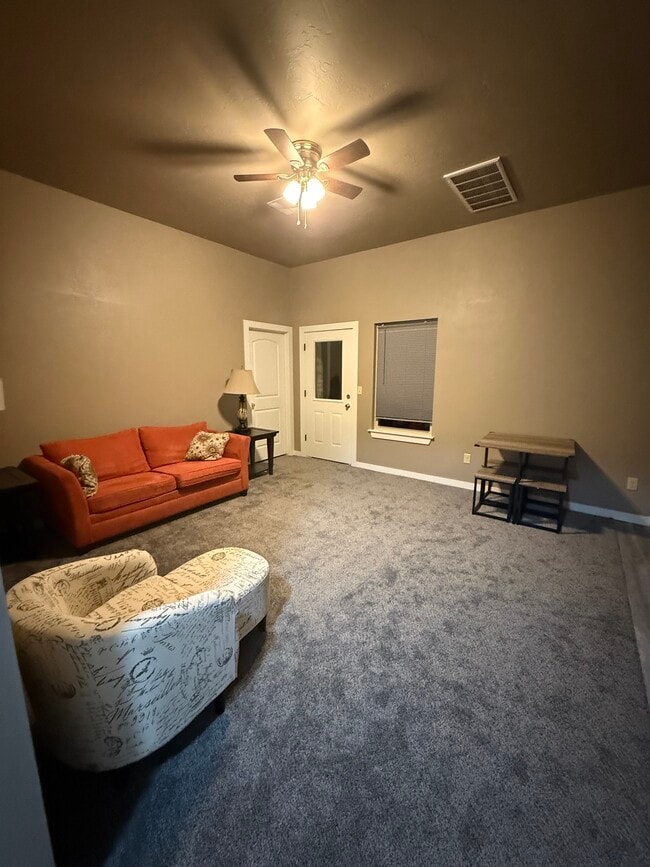 Building Photo - 314 W Illinois Ave