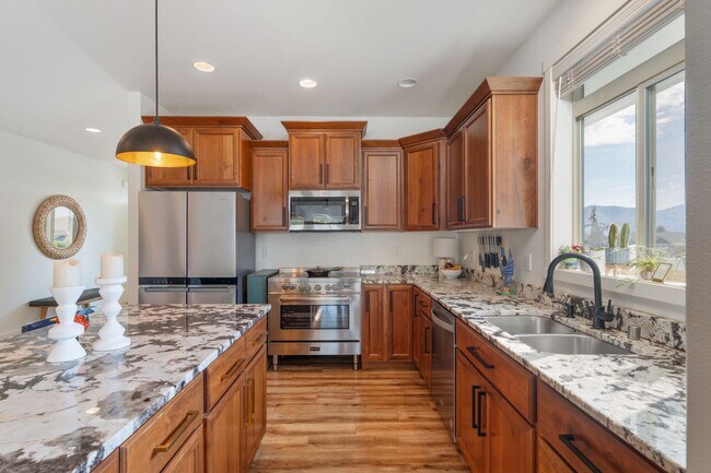 Building Photo - 3 Bedroom, 2 Bath Home