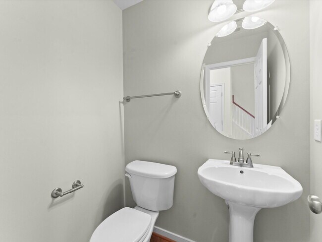 Building Photo - 709 Abbey Village Cir