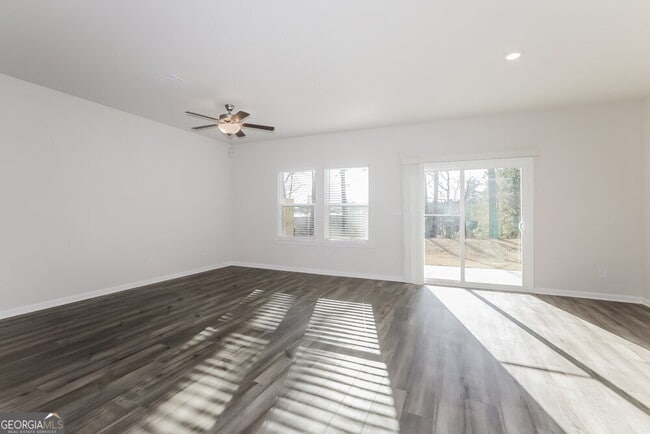 Building Photo - 1605 Villageside Ct