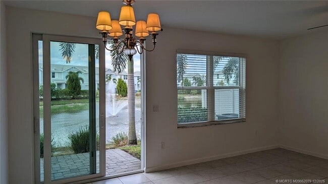 Building Photo - 373 SE Sea Hunt Wy