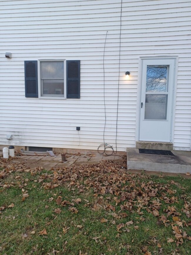 Building Photo - 2 Bedroom 1 Bathroom in Elizabethtown!