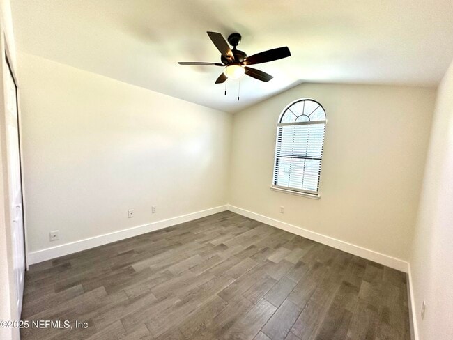 Building Photo - 4364 Lake Woodbourne Dr S