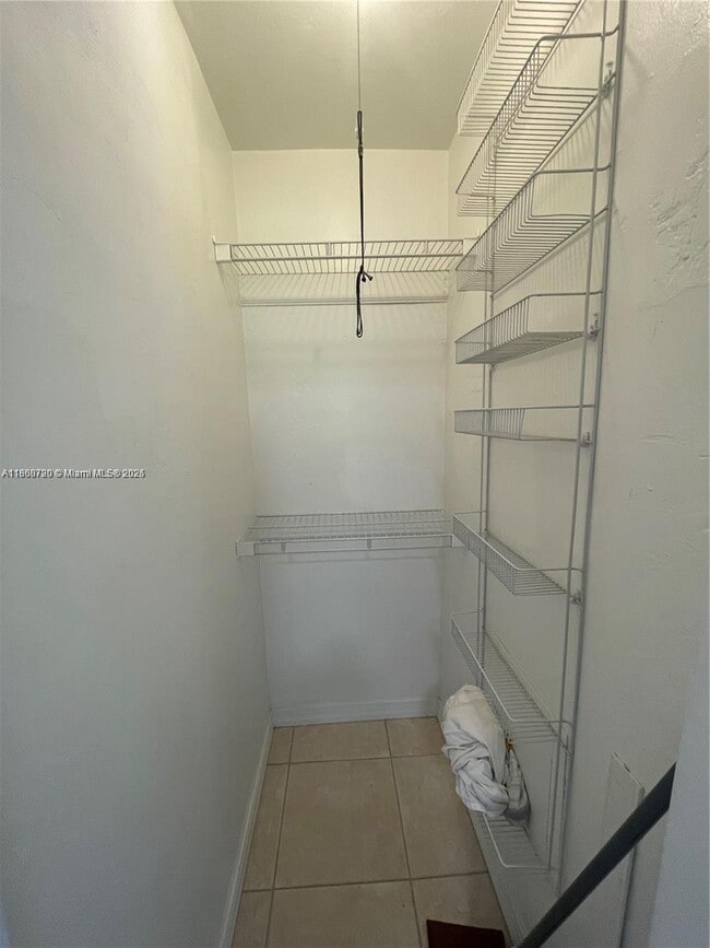 Building Photo - 633 Mokena Dr