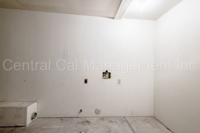 Building Photo - 8502 Laborough Dr