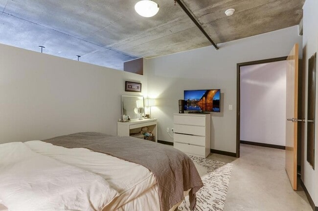 Building Photo - 730 N 4th St