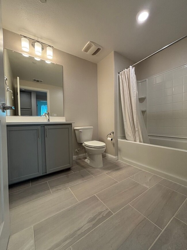 Building Photo - Move-In Ready - New Build 2 Bed / 2 Bath Condo in Milpitas