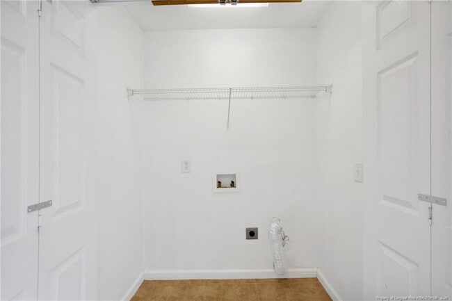 Building Photo - 75 Countess Ct