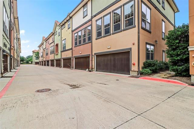 Building Photo - 627 Senda