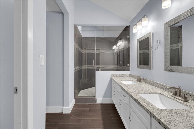Building Photo - 19002 Walden Forest Dr