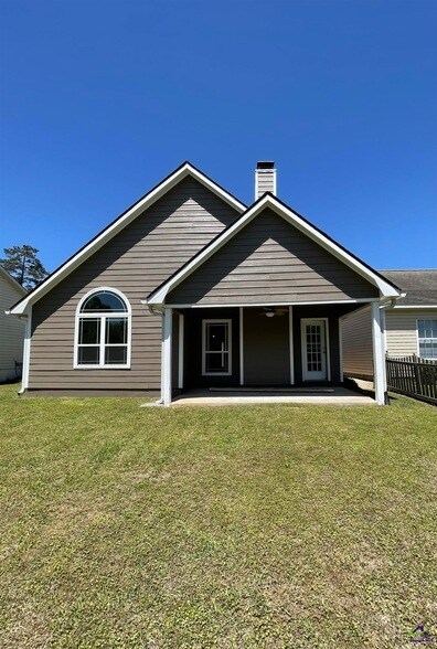 Building Photo - 213 Bayside Dr