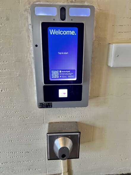 Building Photo - 131 Kensington Ave