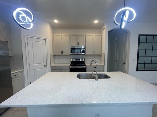 Building Photo - 6625 Great Bear Dr