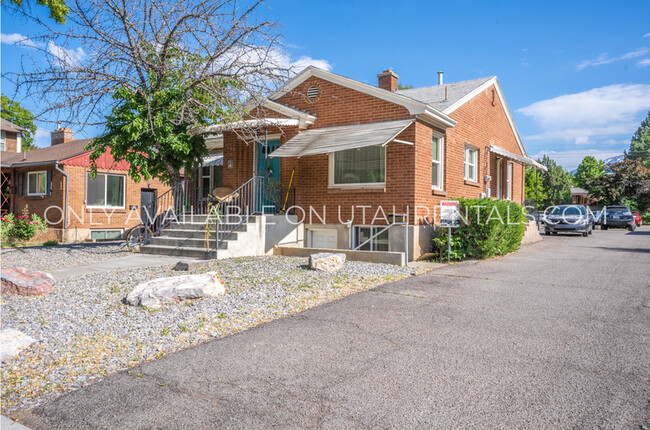 Building Photo - 547 E 400 N