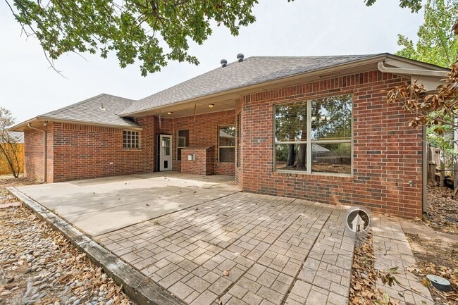 Building Photo - 716 Tuscany Way