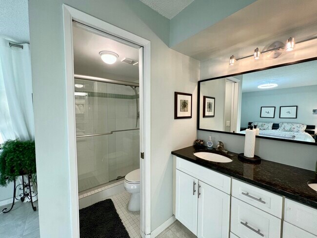 Building Photo - 2025 Lavers Cir