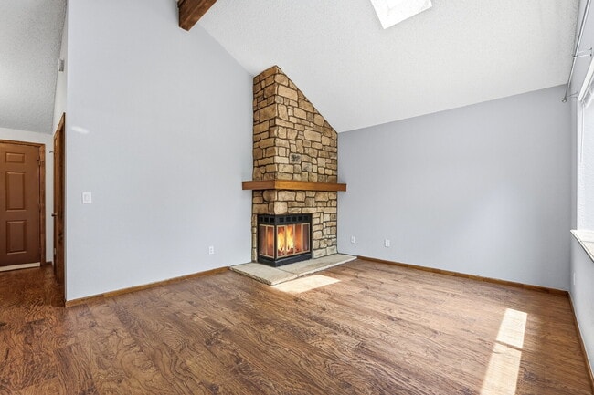 Building Photo - $2,595.95  - 3 Bed, 2 bath Condo with Lofted Bonus Space and In Unit Laundry!