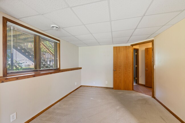 Building Photo - 1711 Slater Ln