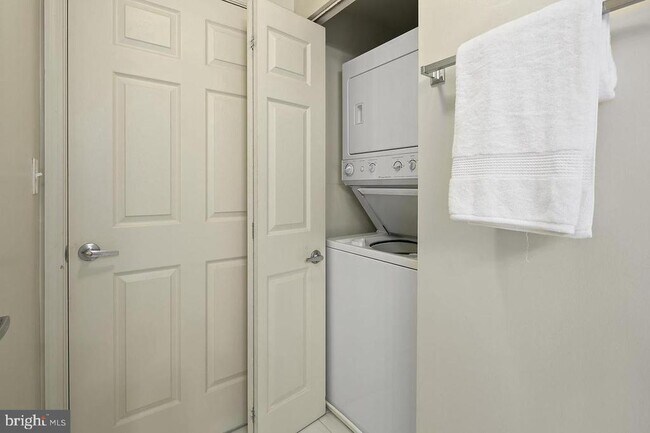 Building Photo - 2726 Gallows Rd