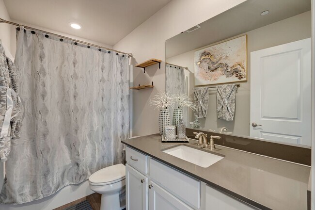 Building Photo - Newly Built Townhome 4bd 2.5ba