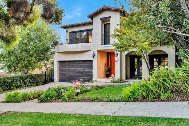 Building Photo - GORGEOUS 7 BED 6.5 BATH FOR LEASE IN BEVER...