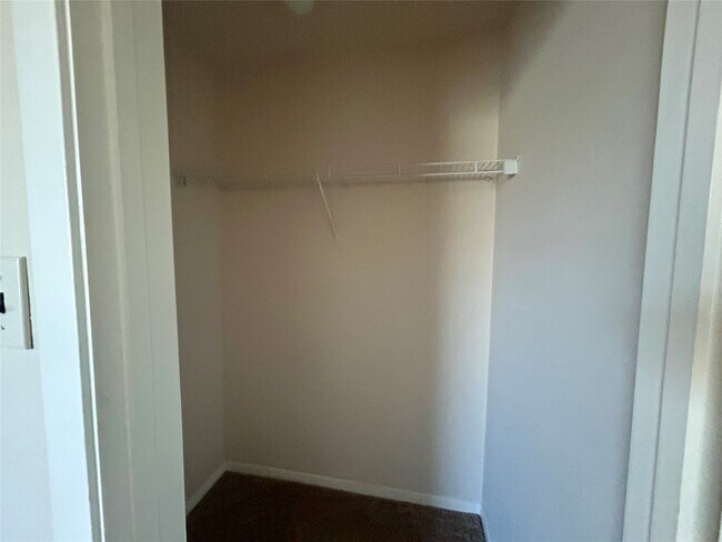 Building Photo - 19718 River Pointe Ln