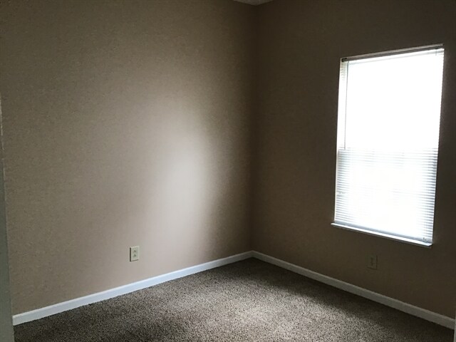 Building Photo - 8060 Chesterhill Way