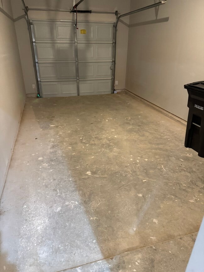 Building Photo - 5905 S Hampshire Blvd